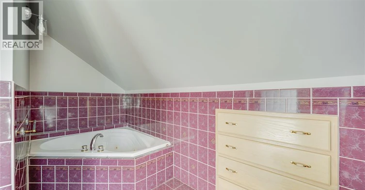 13902 Riverside Drive, Tecumseh, ON, N8W 1B6 - 26