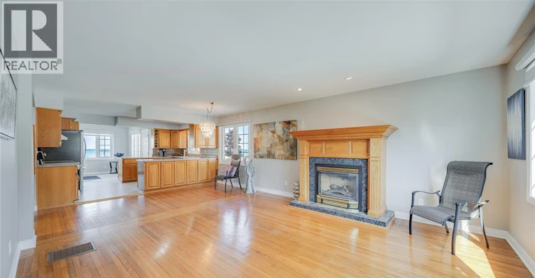 13902 Riverside Drive, Tecumseh, ON, N8W 1B6 - 5