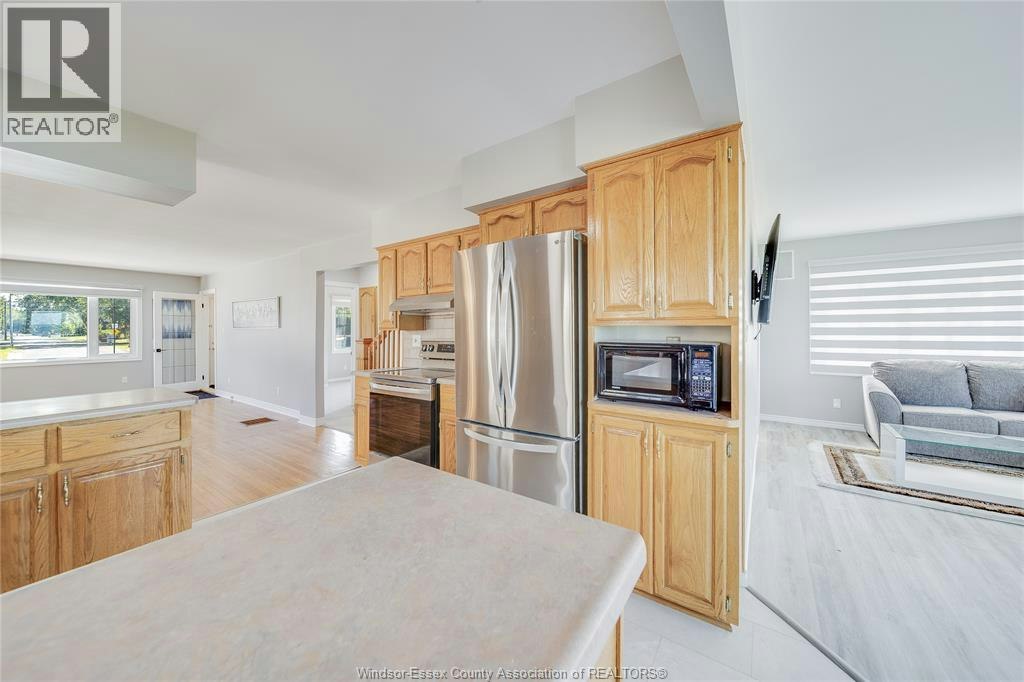 13902 Riverside Drive, Tecumseh, ON, N8W 1B6 - 13
