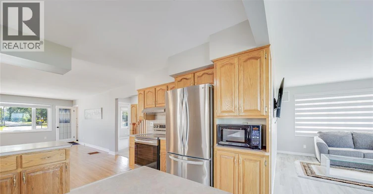 13902 Riverside Drive, Tecumseh, ON, N8W 1B6 - 13