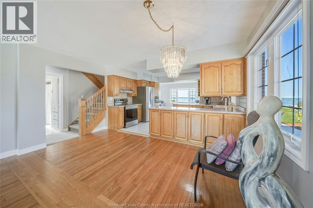 13902 Riverside Drive, Tecumseh, ON, N8W 1B6 - 8