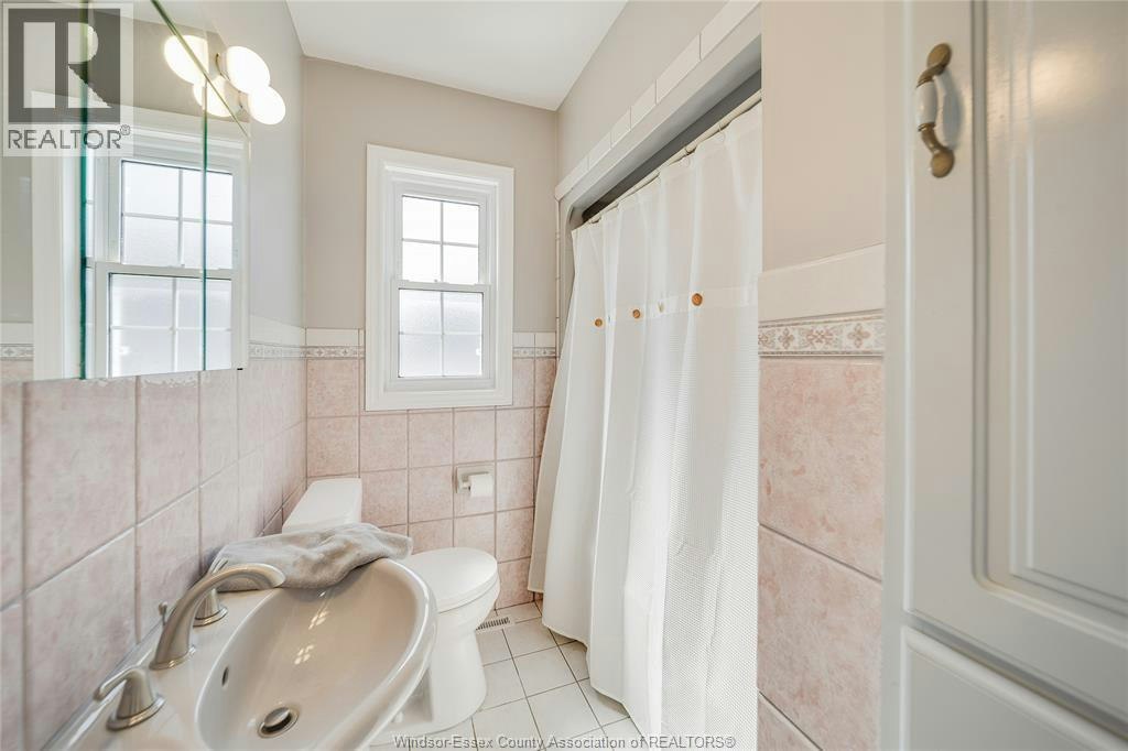 13902 Riverside Drive, Tecumseh, ON, N8W 1B6 - 18