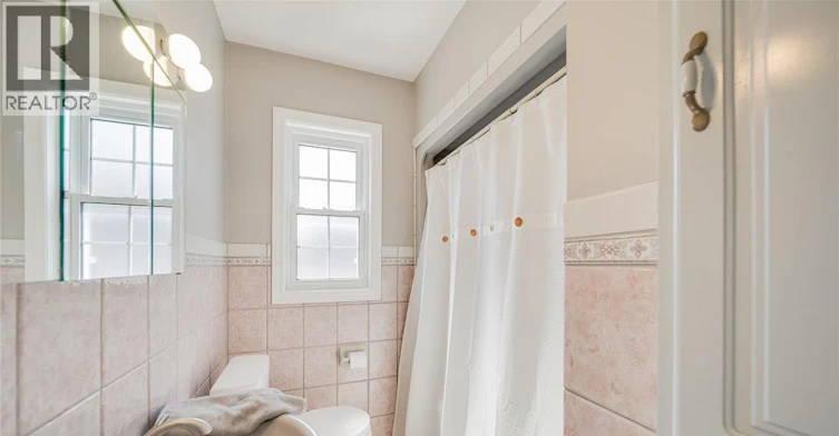 13902 Riverside Drive, Tecumseh, ON, N8W 1B6 - 18