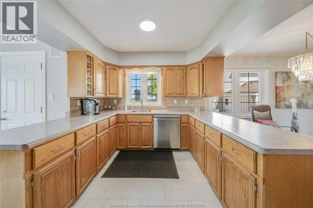 13902 Riverside Drive, Tecumseh, ON, N8W 1B6 - 11
