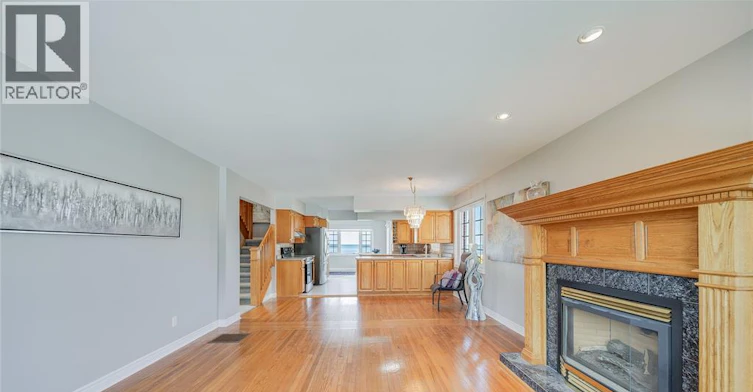 13902 Riverside Drive, Tecumseh, ON, N8W 1B6 - 6