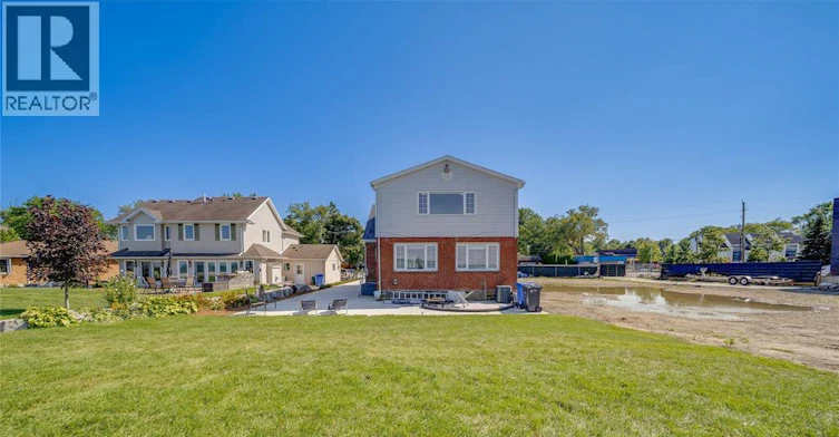 13902 Riverside Drive, Tecumseh, ON, N8W 1B6 - 30
