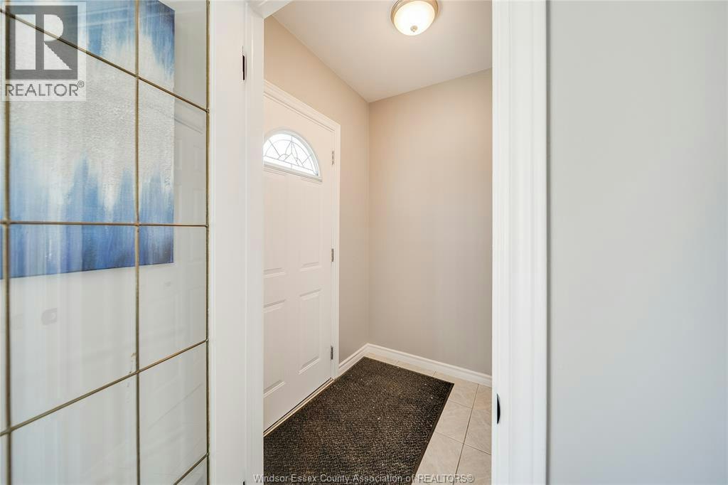 13902 Riverside Drive, Tecumseh, ON, N8W 1B6 - 4