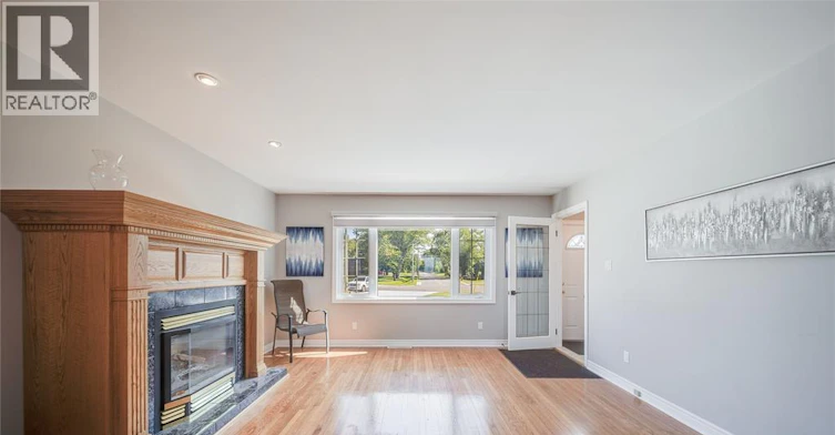 13902 Riverside Drive, Tecumseh, ON, N8W 1B6 - 7