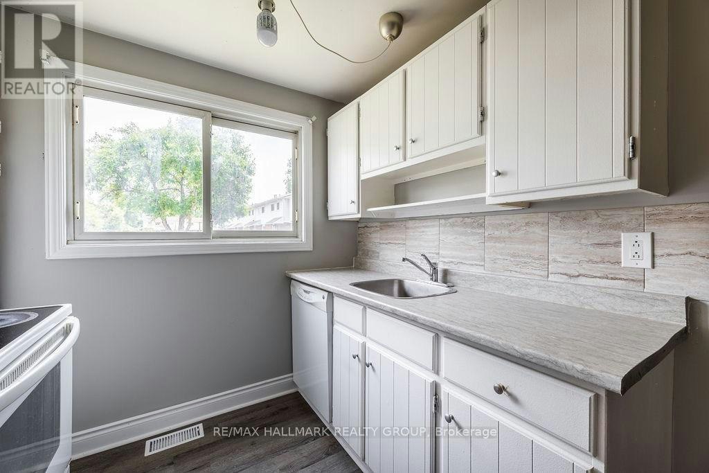 98-1045 Morrison Drive, Ottawa, ON, K2H 7L2 - 9
