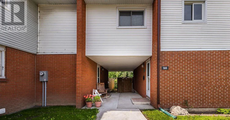 98-1045 Morrison Drive, Ottawa, ON, K2H 7L2 - 2