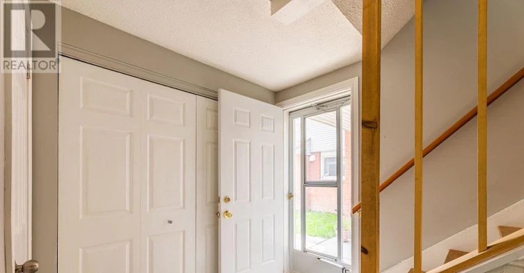 98-1045 Morrison Drive, Ottawa, ON, K2H 7L2 - 4