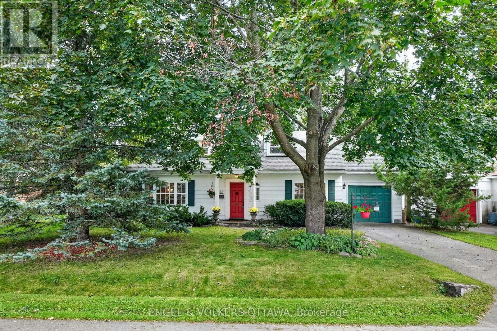 250 Faircrest Road, Ottawa, ON, K1H 5E1