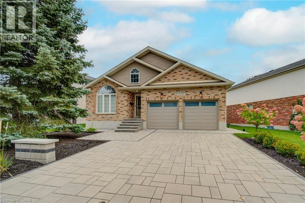 574 Clipper Drive, Waterloo, ON, N2K 4B4