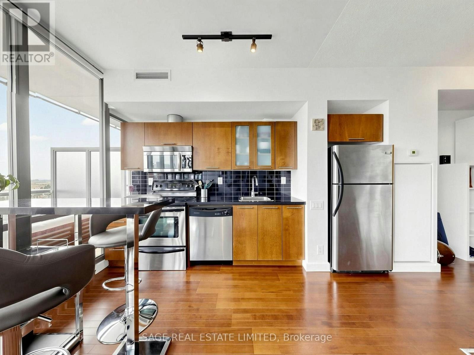 1003-33 Mill Street, Toronto, ON, M5A 3R3 - 10