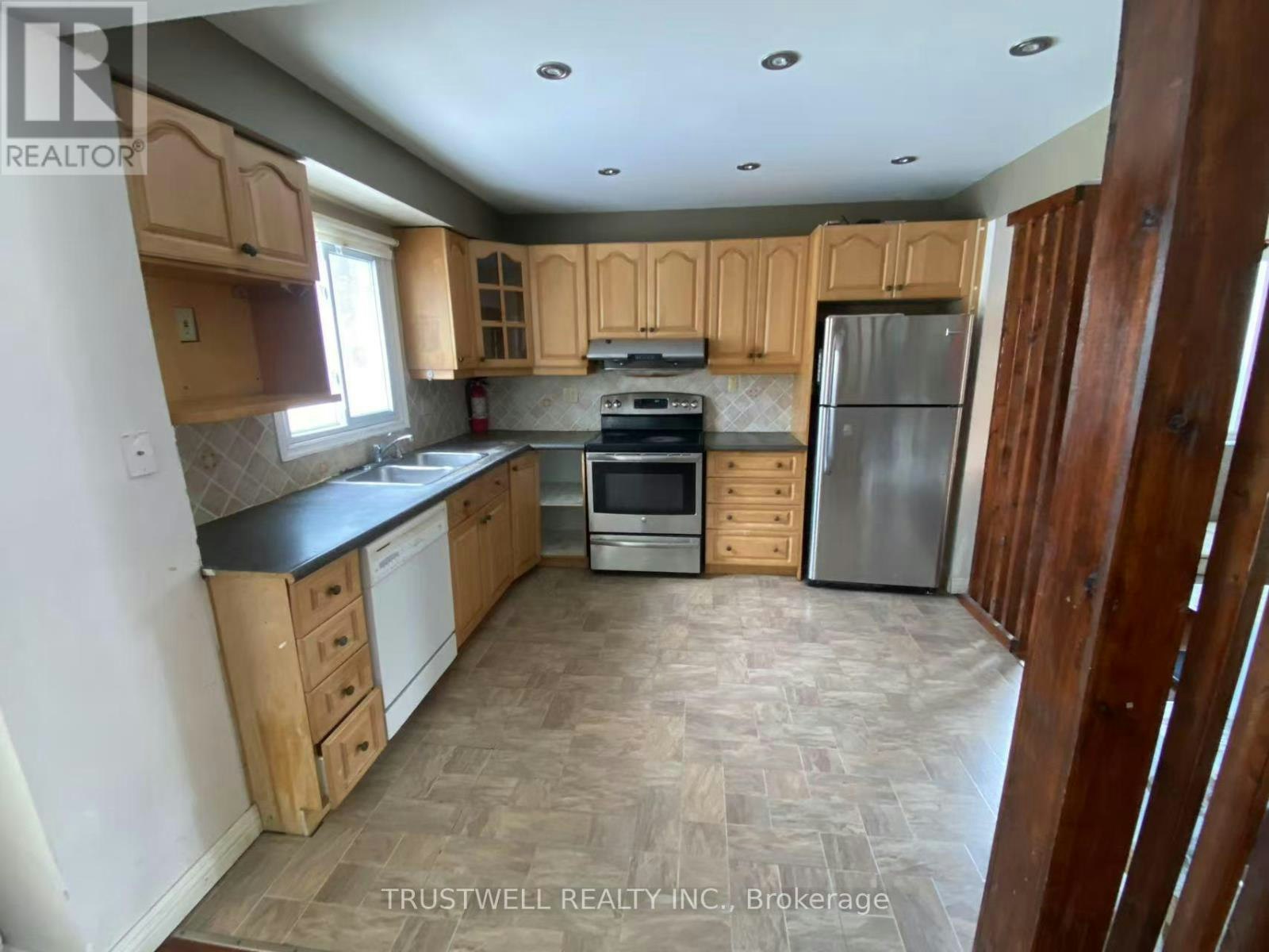 9 Whistling Hills Drive, Toronto, ON, M1V 2B6