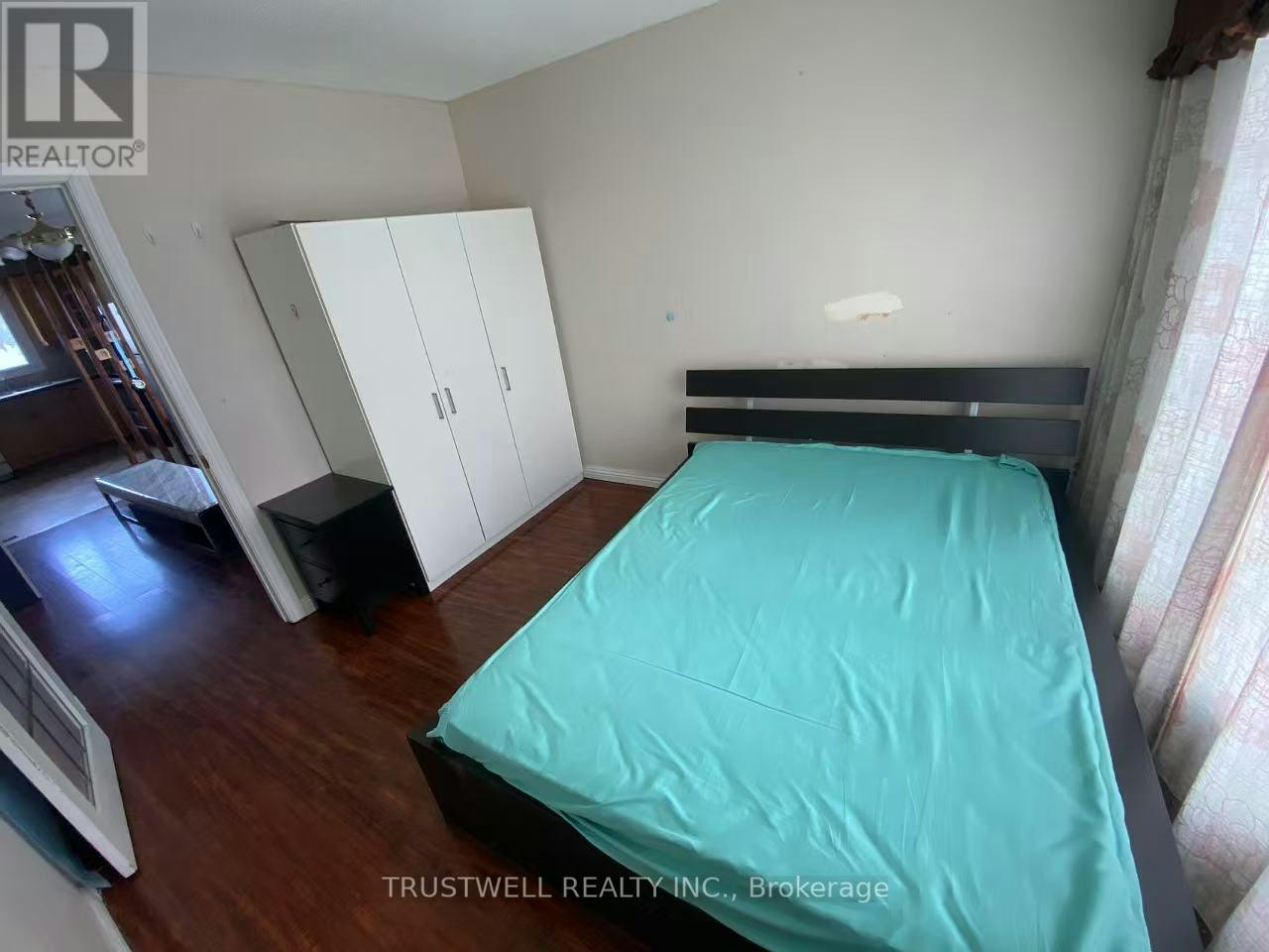 9 Whistling Hills Drive, Toronto, ON, M1V 2B6 - 4