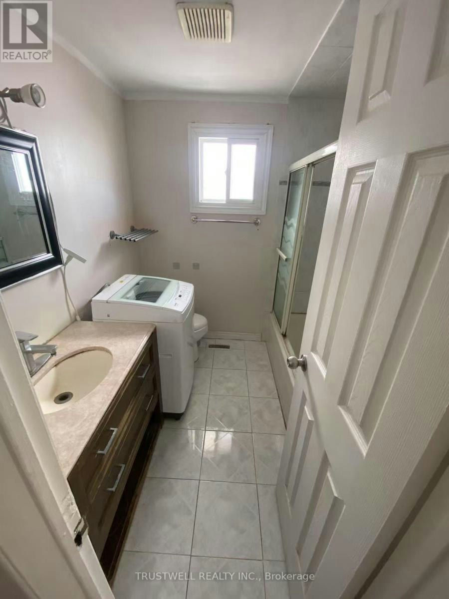 9 Whistling Hills Drive, Toronto, ON, M1V 2B6 - 9