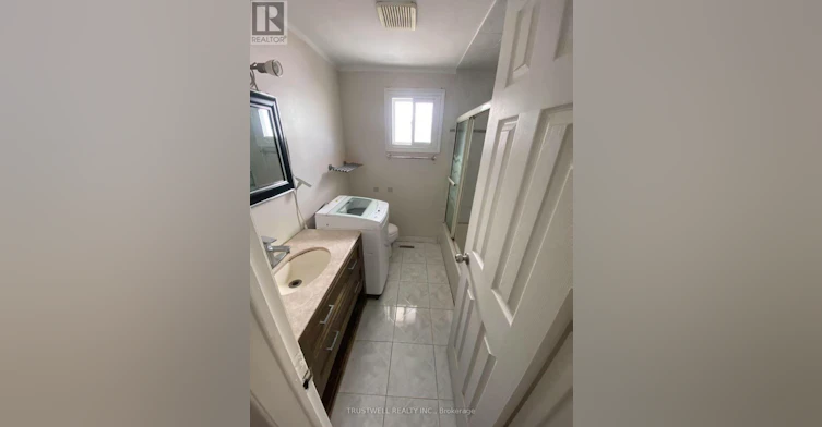 9 Whistling Hills Drive, Toronto, ON, M1V 2B6 - 9