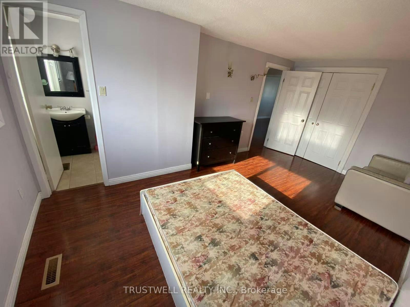 9 Whistling Hills Drive, Toronto, ON, M1V 2B6 - 5