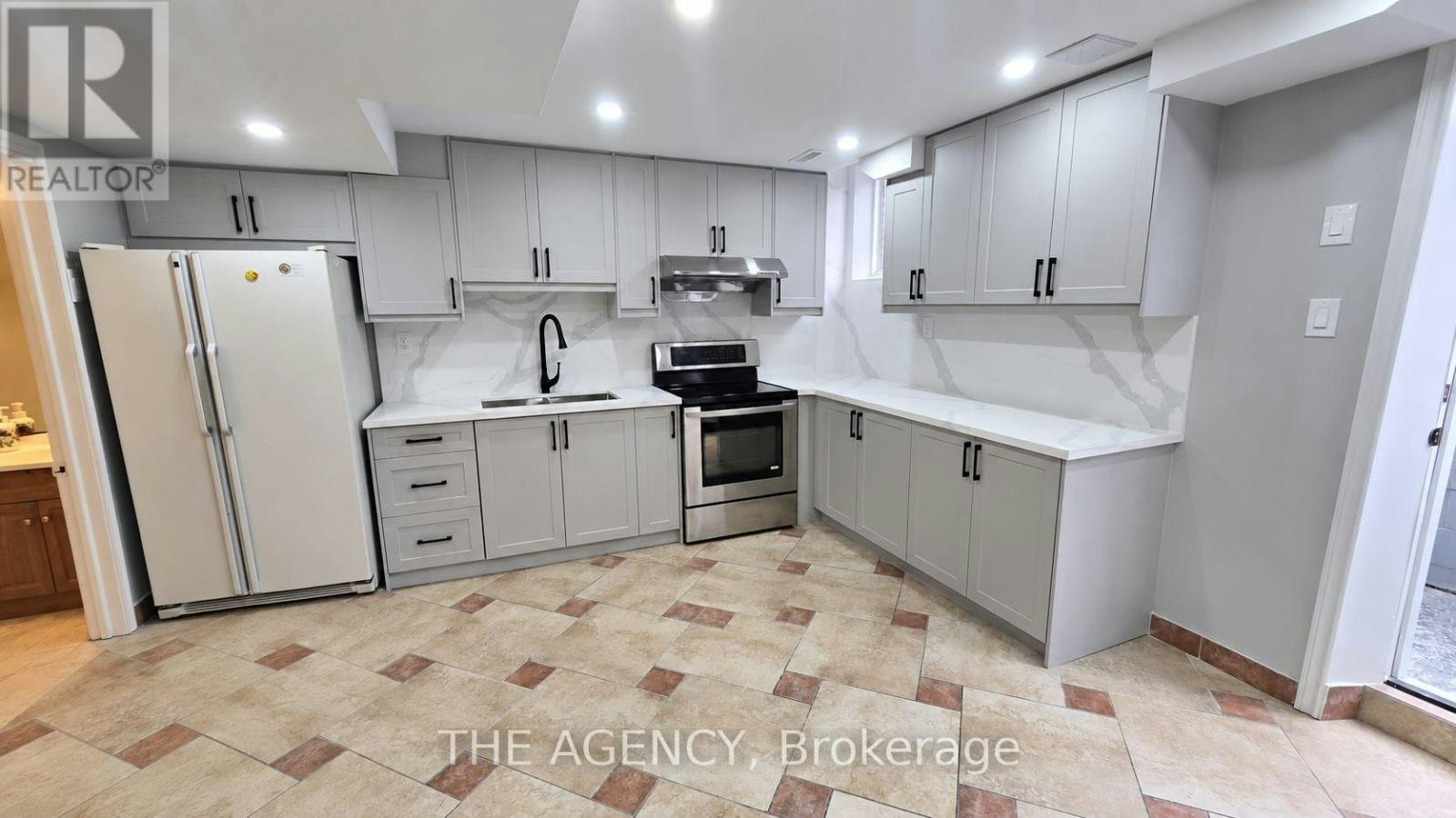 120 Valley Vista Drive, Vaughan, ON, L6A 0Z3 - 4