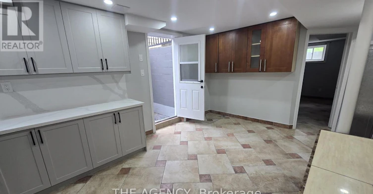 120 Valley Vista Drive, Vaughan, ON, L6A 0Z3 - 5