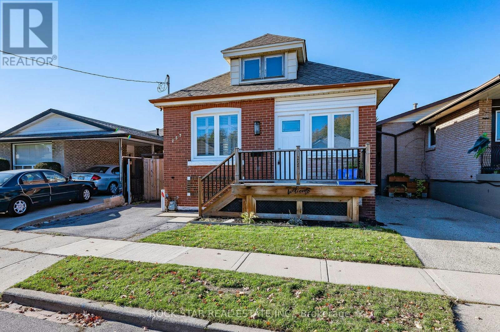 257 Tragina Avenue N, Hamilton, ON, L8H 5C9 - 2