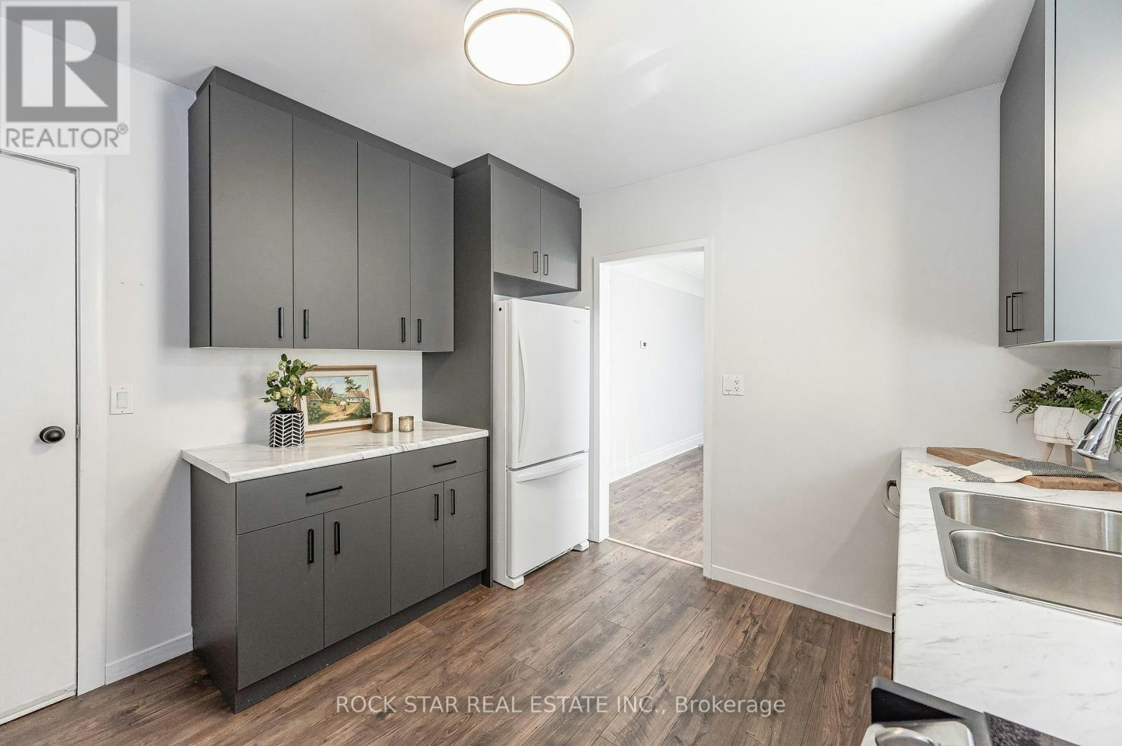 257 Tragina Avenue N, Hamilton, ON, L8H 5C9 - 9