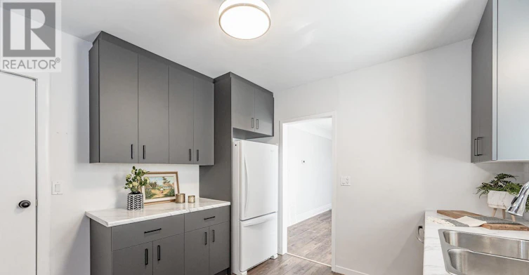 257 Tragina Avenue N, Hamilton, ON, L8H 5C9 - 9