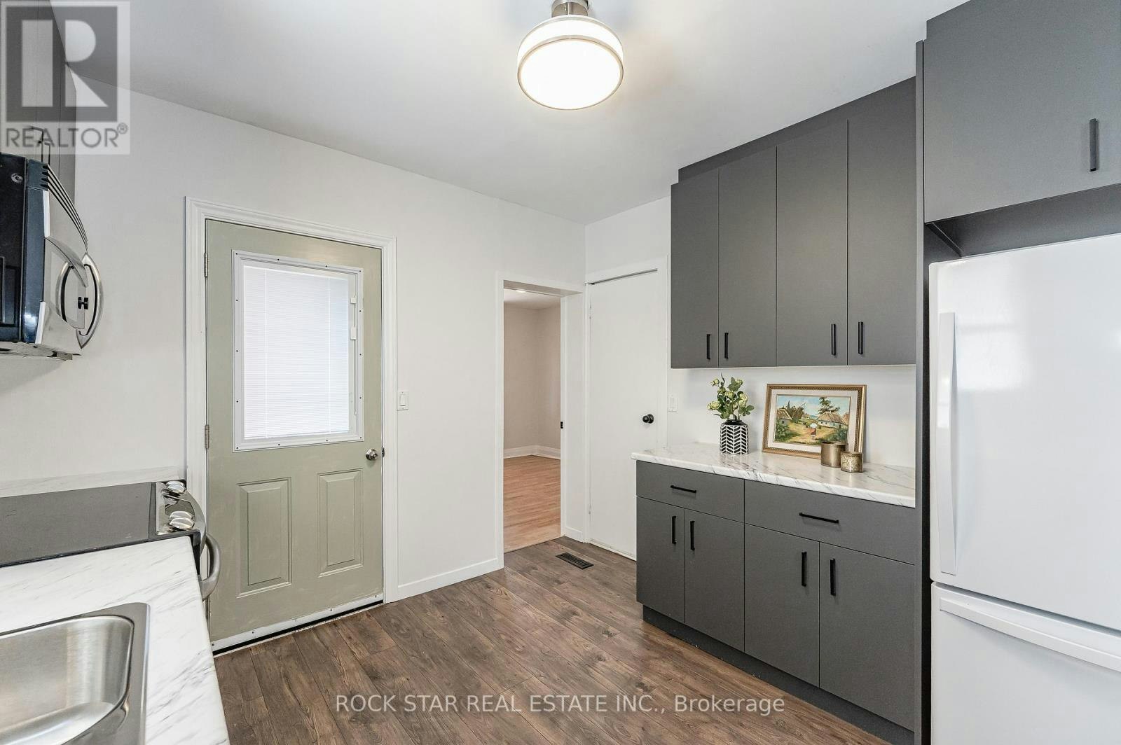 257 Tragina Avenue N, Hamilton, ON, L8H 5C9 - 8