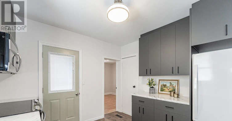 257 Tragina Avenue N, Hamilton, ON, L8H 5C9 - 8