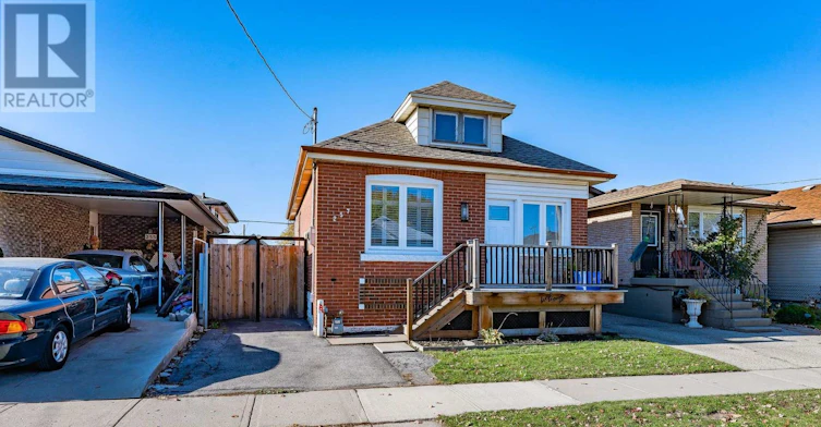 257 Tragina Avenue N, Hamilton, ON, L8H 5C9