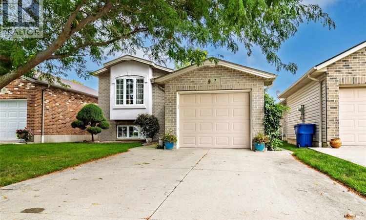 7 Frobisher Court