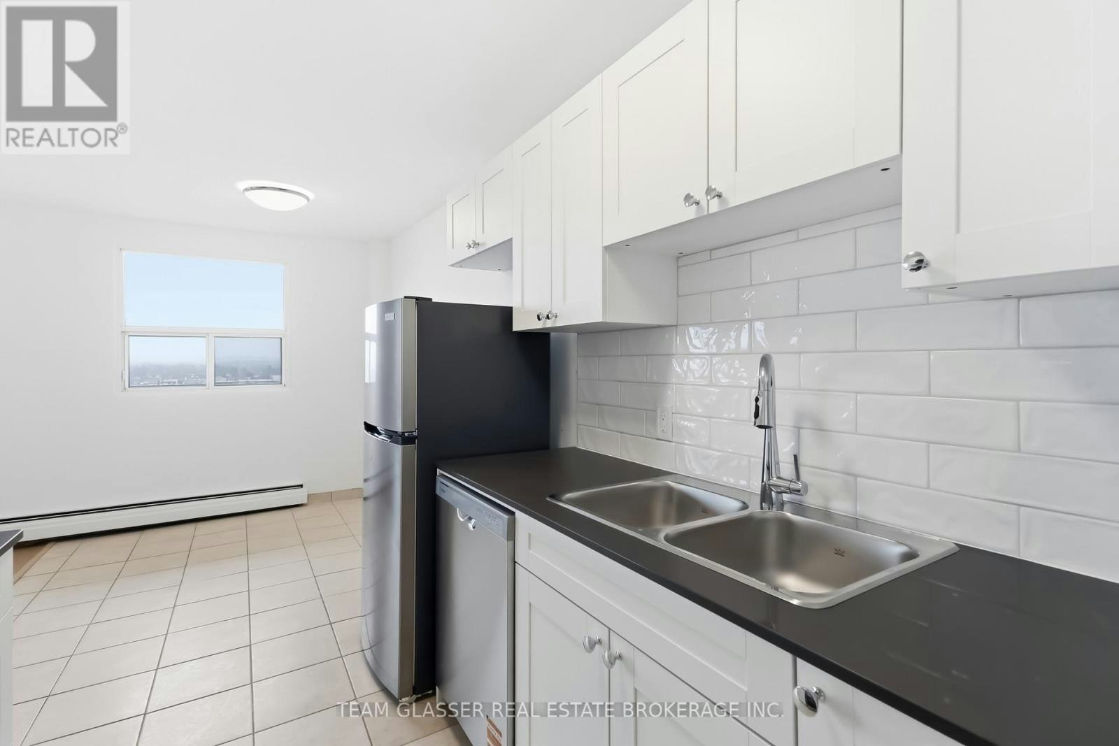 802-498 Queens Avenue, London, ON, N6B 3K9 - 9