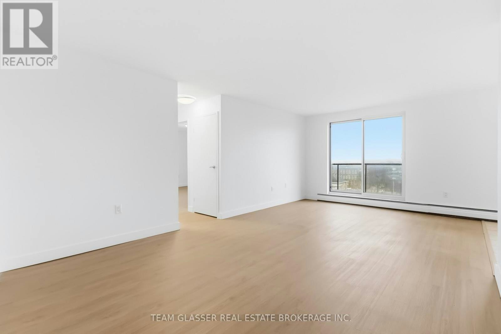 802-498 Queens Avenue, London, ON, N6B 3K9 - 3