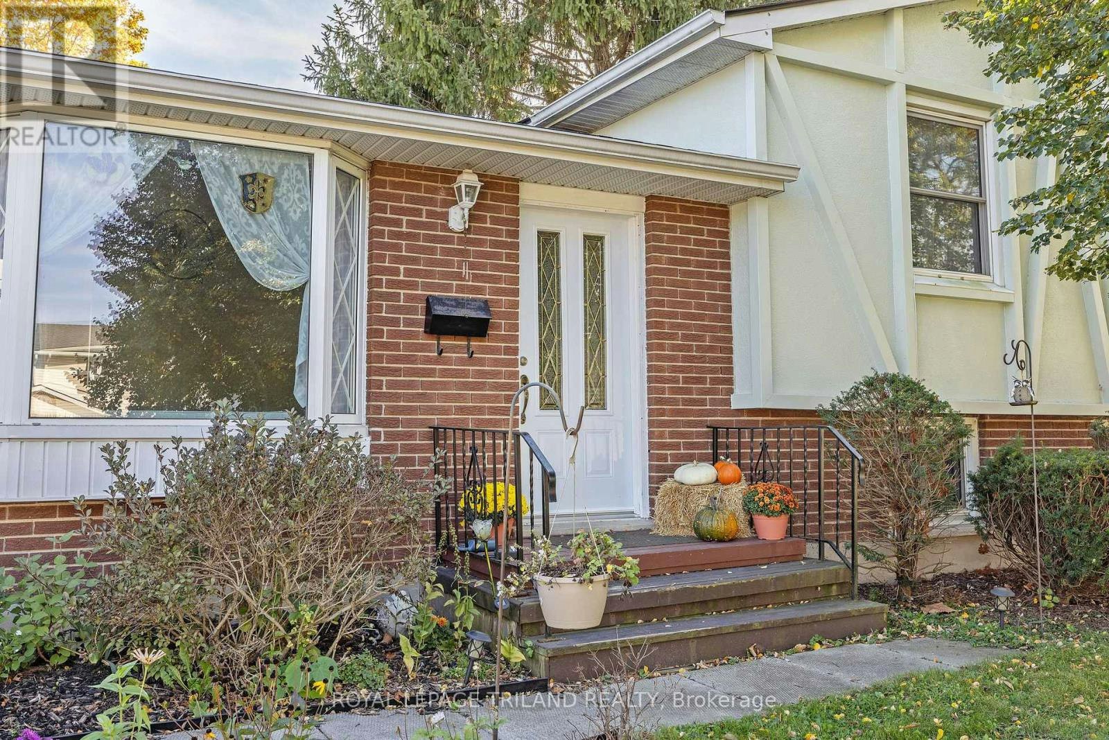 15 Confederation Drive, St. Thomas, ON, N5P 3P1
