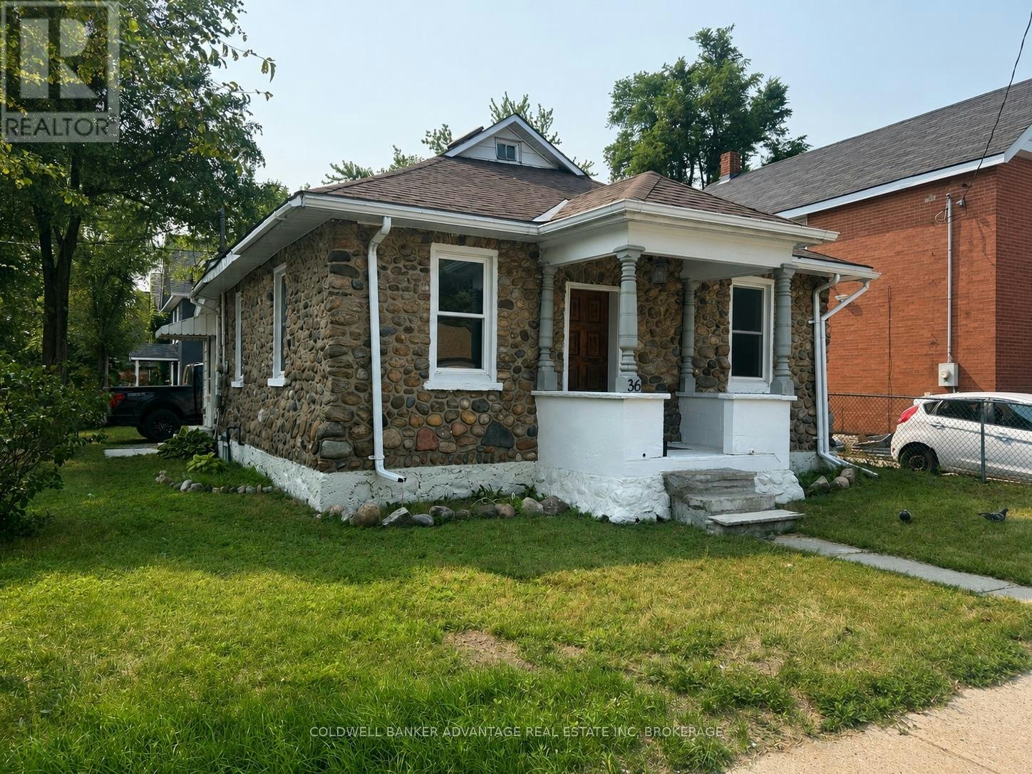 36 Sanford Street, Barrie, ON, L4N 3C2