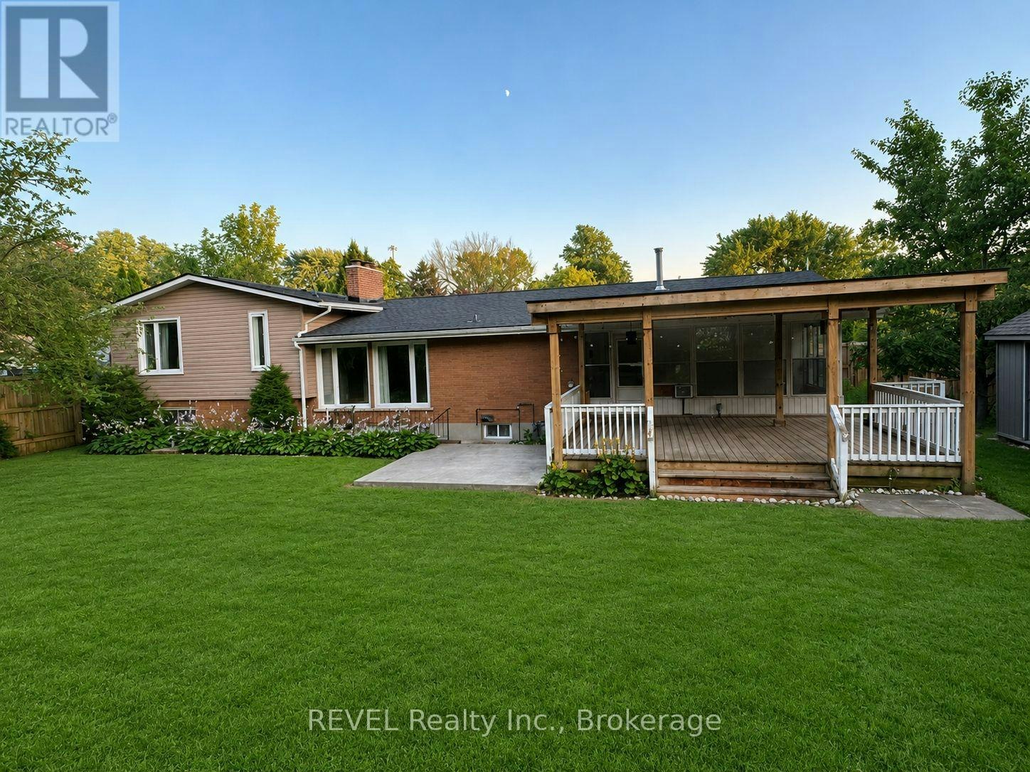 7285 Rolling Acres Crescent, Niagara Falls, ON, L2J 1E5 - 2