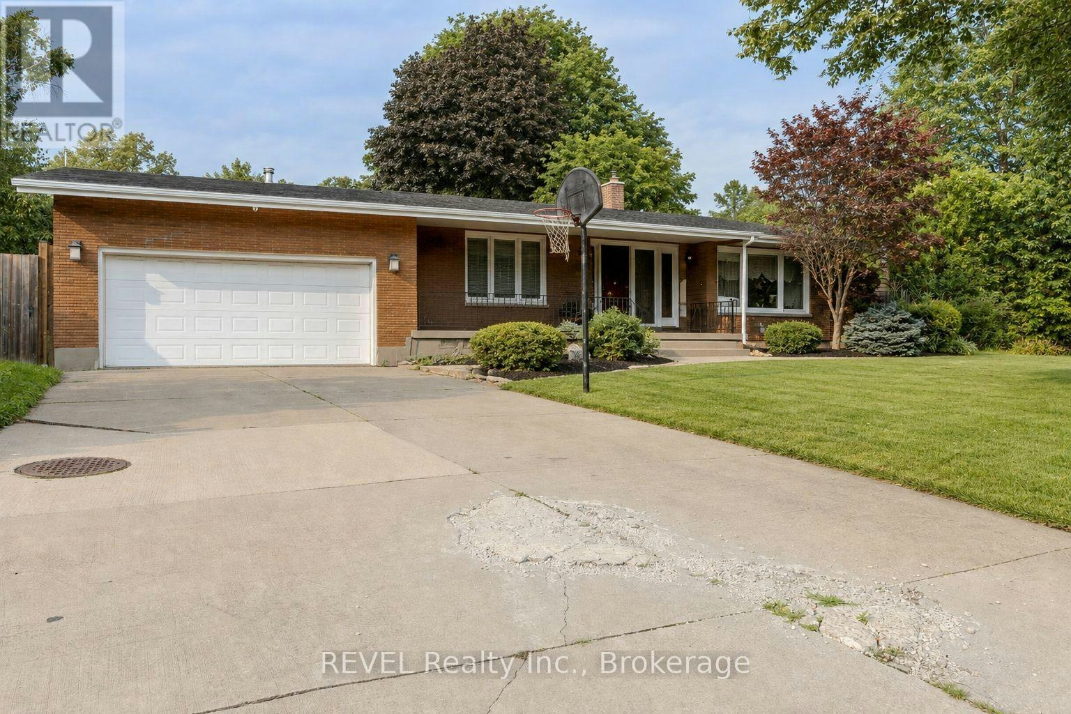 7285 Rolling Acres Crescent, Niagara Falls, ON, L2J 1E5