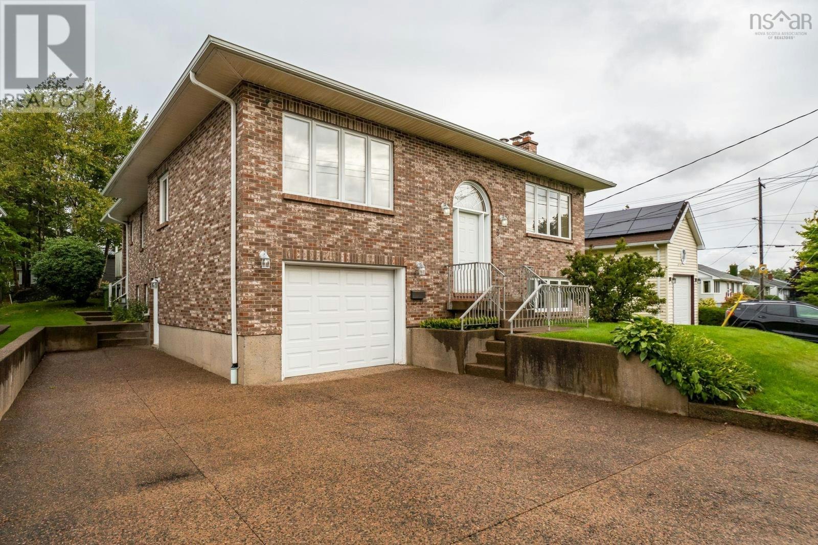 3 Keystone Court, Halifax, NS, B3N 3B3