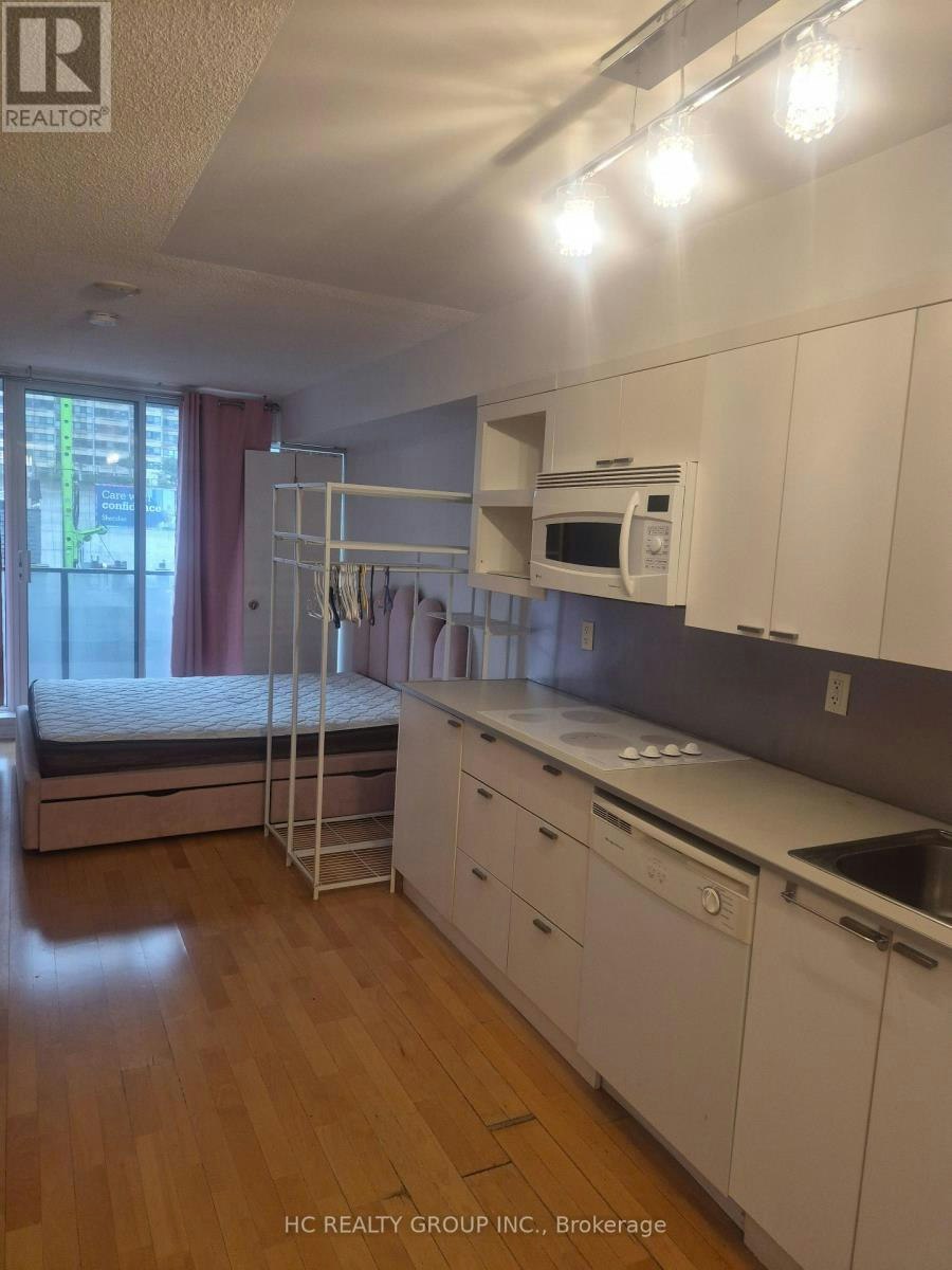 728-111 Elizabeth Street, Toronto, ON, M5G 1P7 - 10