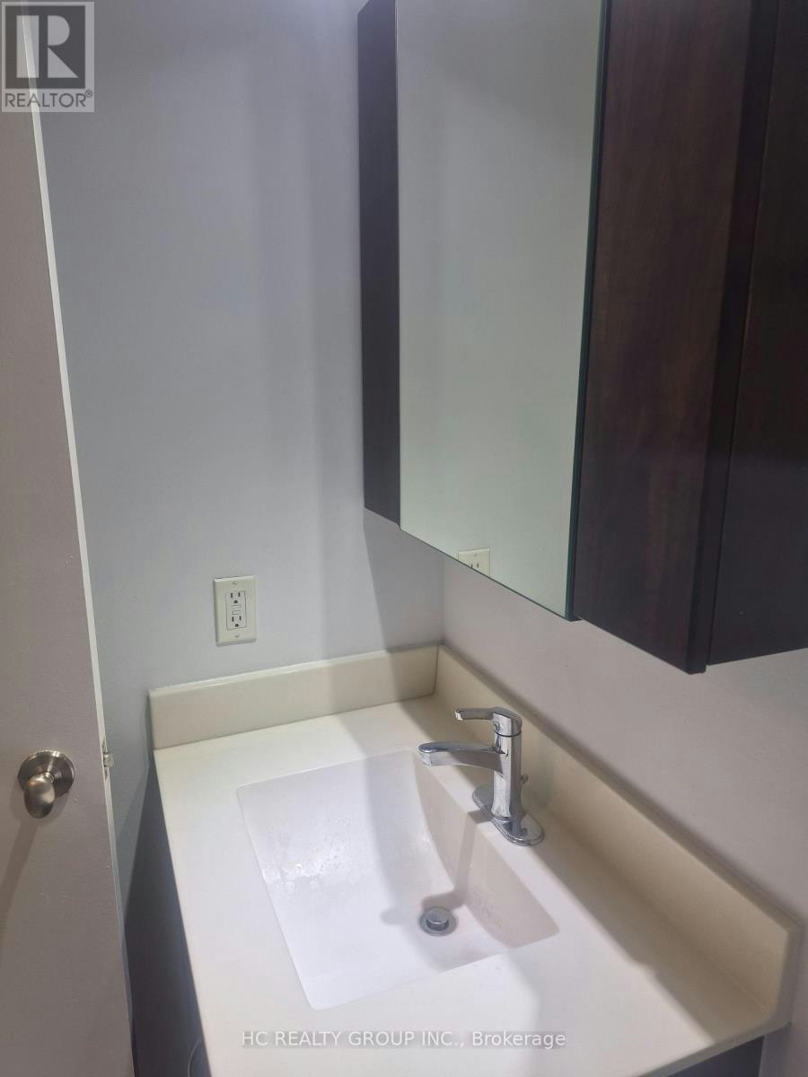 728-111 Elizabeth Street, Toronto, ON, M5G 1P7 - 24