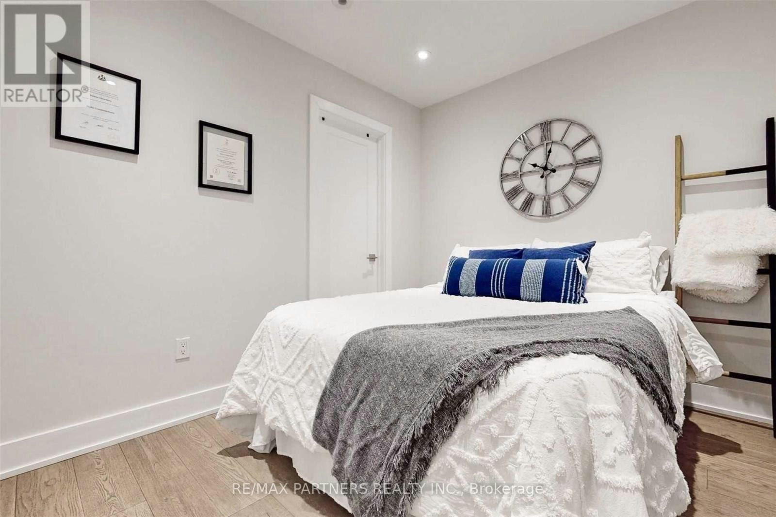 2722 Bur Oak Avenue, Markham, ON, L6B 1K5 - 11