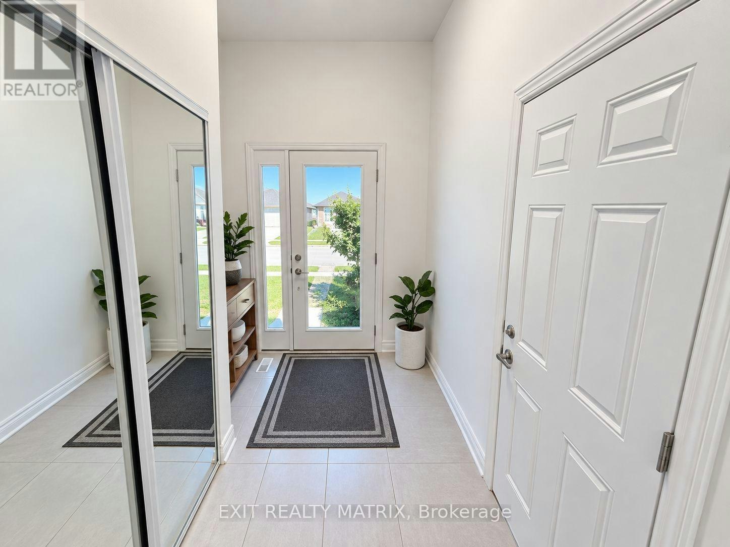 97 Rallidale Street, Ottawa, ON, K1X 0G7 - 2