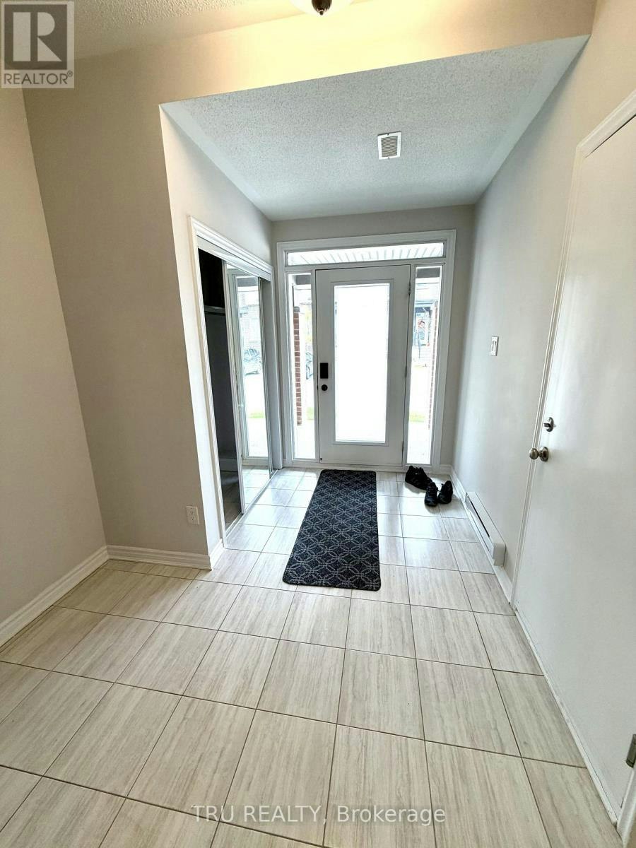 805 Kiniw Private, Ottawa, ON, K1K 4Z4 - 2