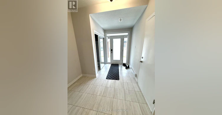 805 Kiniw Private, Ottawa, ON, K1K 4Z4 - 2