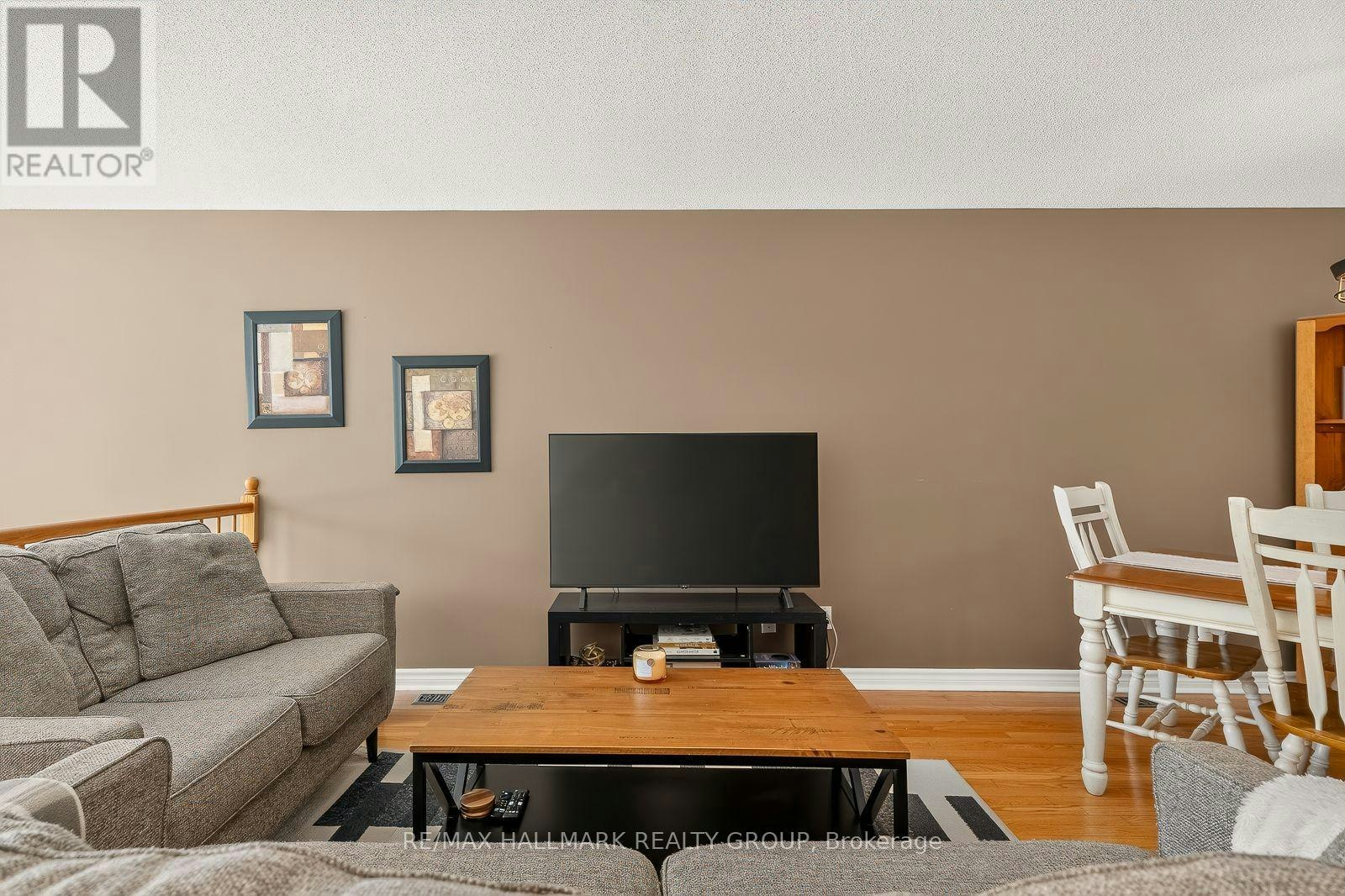 4437 Harper Avenue, Ottawa, ON, K1J 1C9 - 8