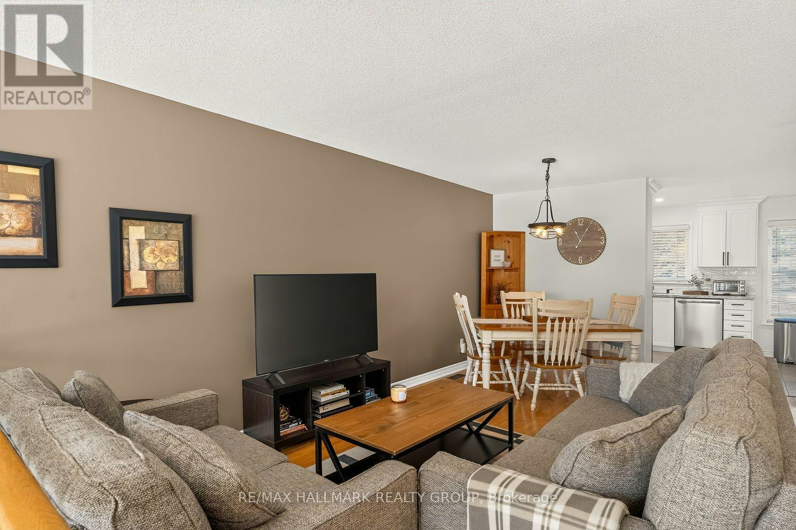 4437 Harper Avenue, Ottawa, ON, K1J 1C9 - 7
