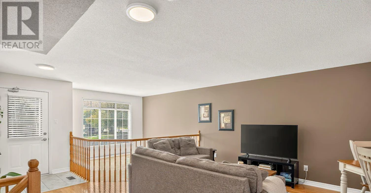 4437 Harper Avenue, Ottawa, ON, K1J 1C9 - 9