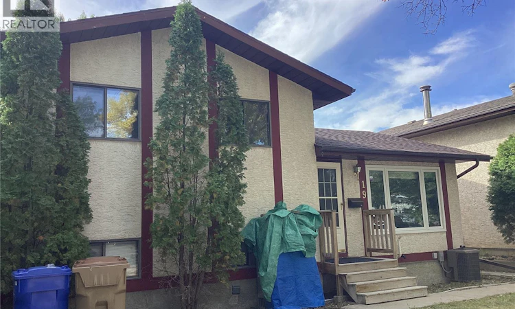 19 Newstead Avenue