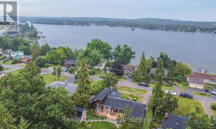 126 Lakeside Drive